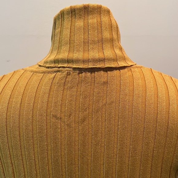 Zara  Knit  Gold Mustard color Turtleneck Sweater NWOT  Textured stripes  Size S - Picture 10 of 10